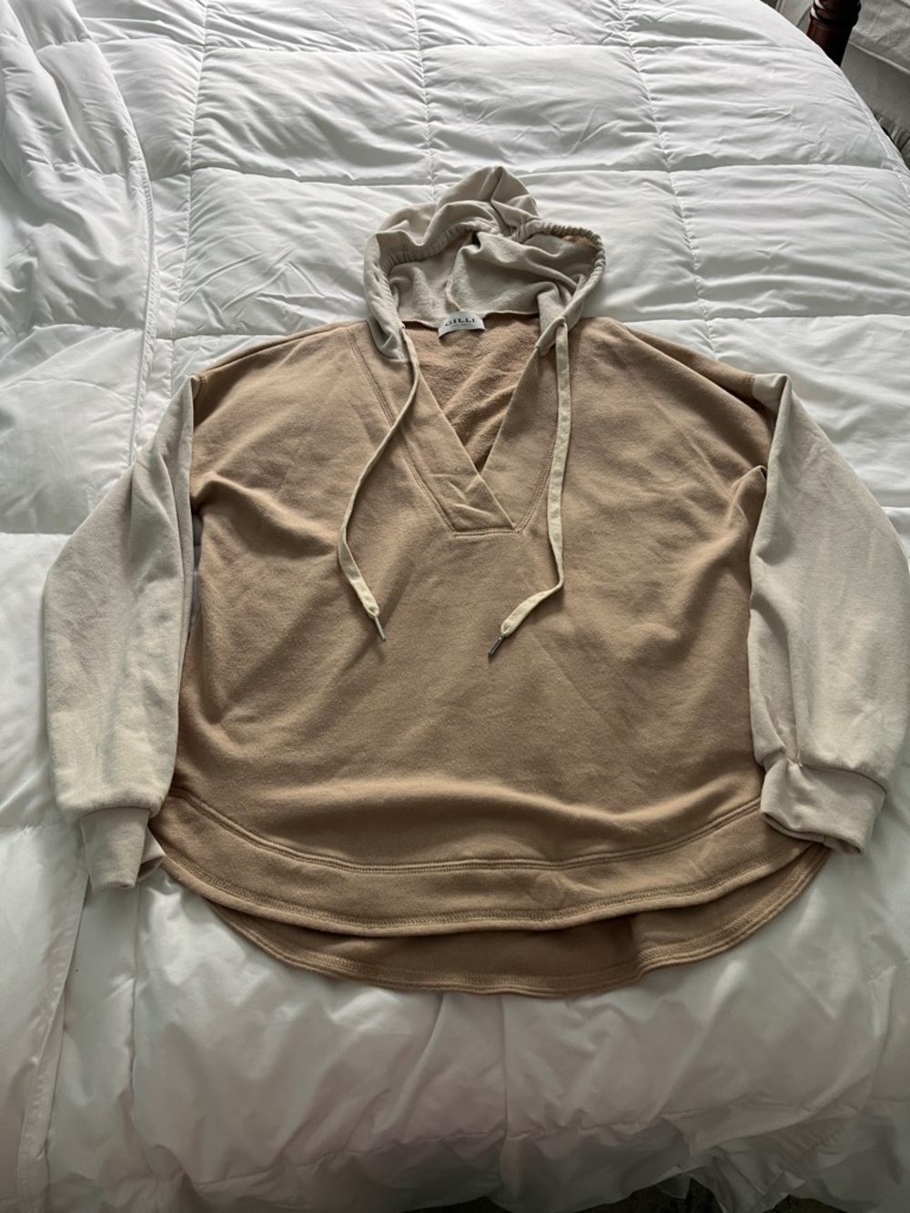Gilli Two-Tone Hooded Pullover in Cream and Beige